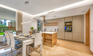 Appartement contemporain avec jardin à vendre à quelques minutes à pied de la plage et de Puerto Banús, Marbella 795743 