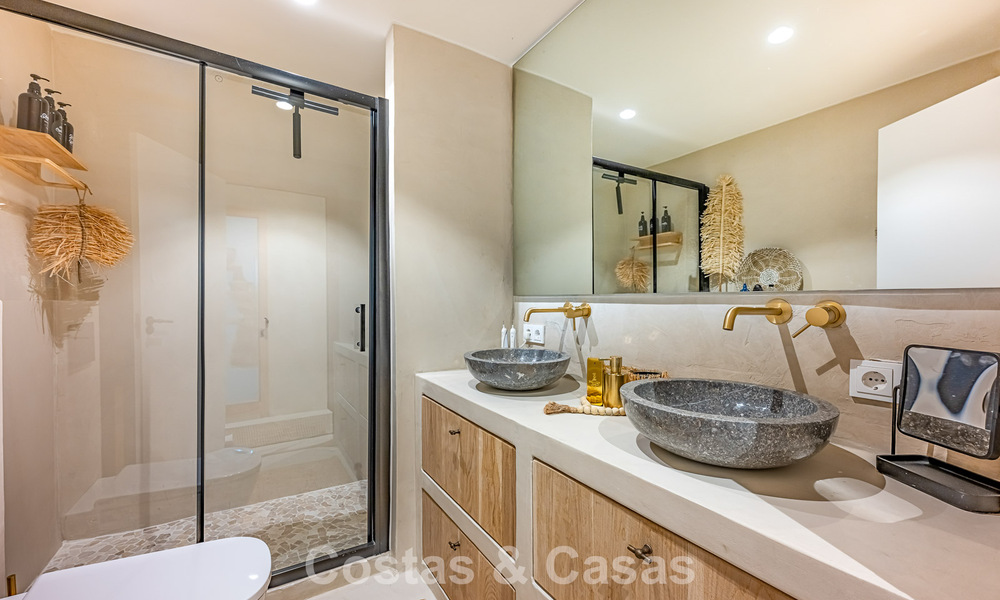Superbe villa rénovée de style Boho-chic à vendre à Nueva Andalucía, Marbella 795803