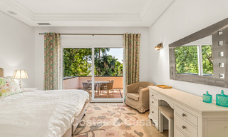 Élégante villa andalouse de luxe avec grand jardin à vendre dans la vallée du golf de Nueva Andalucía, Marbella 795411 