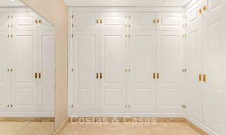 Élégante villa andalouse de luxe avec grand jardin à vendre dans la vallée du golf de Nueva Andalucía, Marbella 795423 