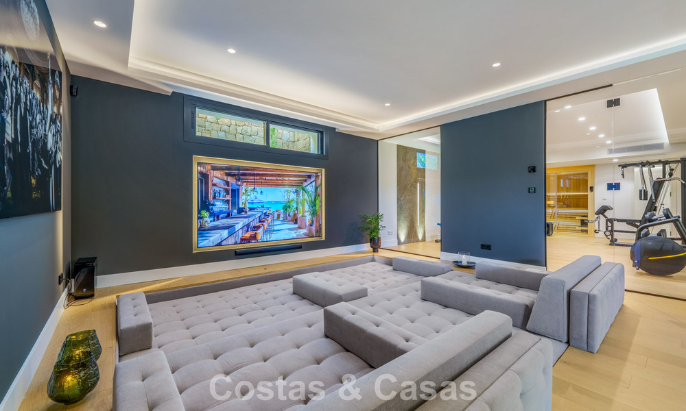 Élégante villa de design avec vues panoramiques à vendre sur la vallée du golf de Nueva Andalucía, Marbella 795659