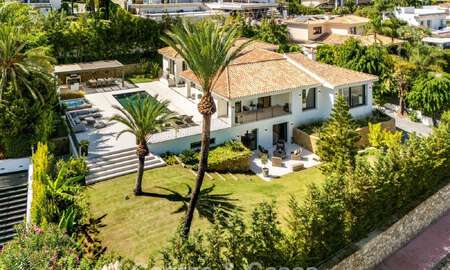 Élégante villa de design avec vues panoramiques à vendre sur la vallée du golf de Nueva Andalucía, Marbella 795661