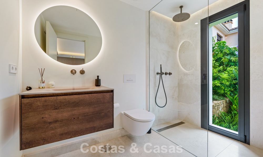 Élégante villa de design avec vues panoramiques à vendre sur la vallée du golf de Nueva Andalucía, Marbella 795665