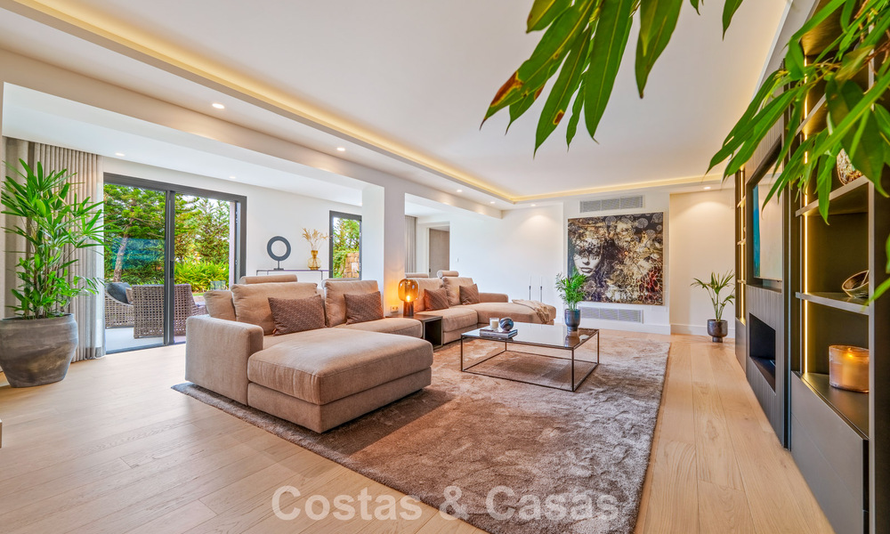 Élégante villa de design avec vues panoramiques à vendre sur la vallée du golf de Nueva Andalucía, Marbella 795670