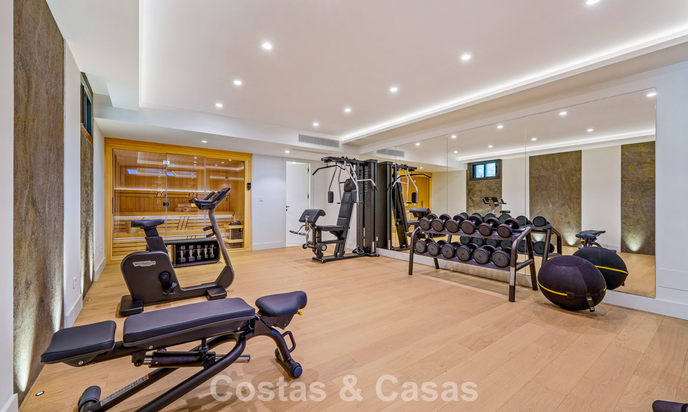 Élégante villa de design avec vues panoramiques à vendre sur la vallée du golf de Nueva Andalucía, Marbella 795674