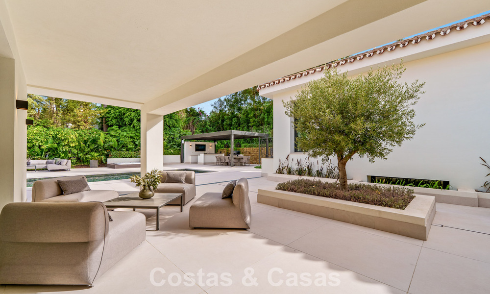Élégante villa de design avec vues panoramiques à vendre sur la vallée du golf de Nueva Andalucía, Marbella 795675