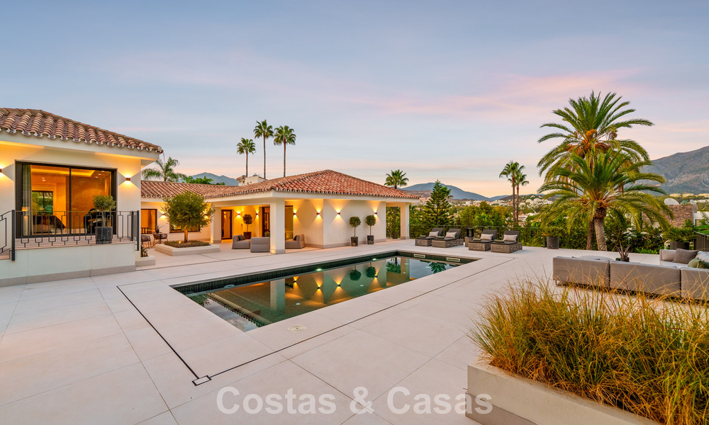 Élégante villa de design avec vues panoramiques à vendre sur la vallée du golf de Nueva Andalucía, Marbella 795678