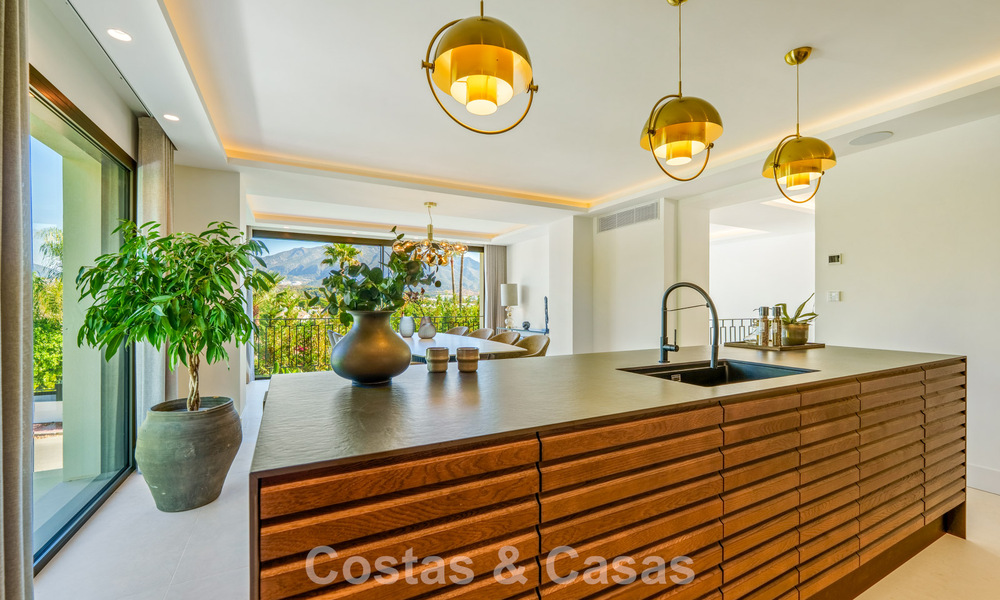 Élégante villa de design avec vues panoramiques à vendre sur la vallée du golf de Nueva Andalucía, Marbella 795687