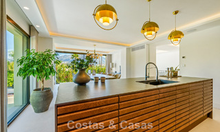 Élégante villa de design avec vues panoramiques à vendre sur la vallée du golf de Nueva Andalucía, Marbella 795687 