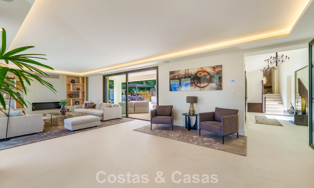 Élégante villa de design avec vues panoramiques à vendre sur la vallée du golf de Nueva Andalucía, Marbella 795688