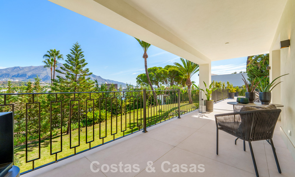 Élégante villa de design avec vues panoramiques à vendre sur la vallée du golf de Nueva Andalucía, Marbella 795695