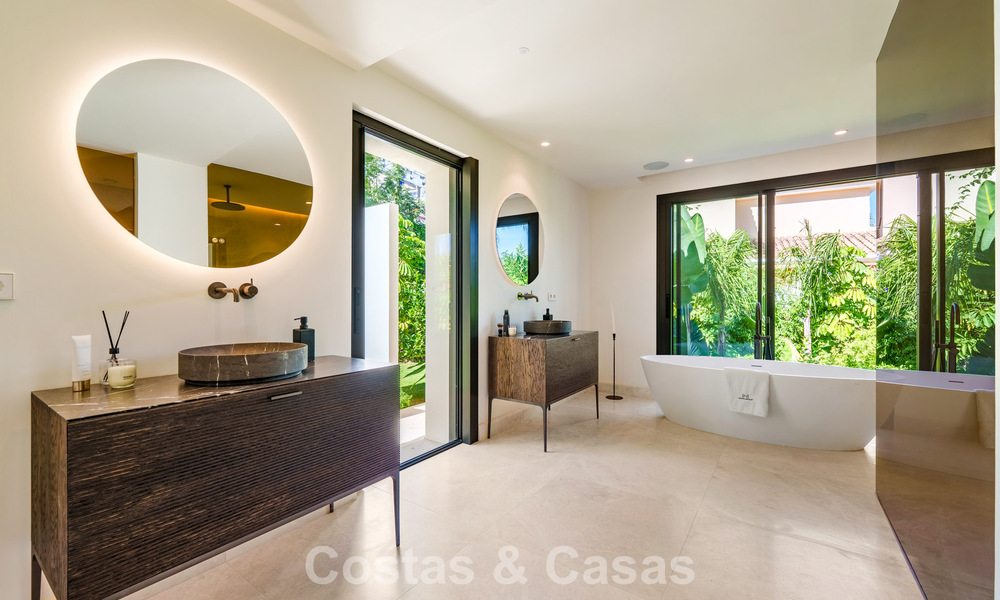 Élégante villa de design avec vues panoramiques à vendre sur la vallée du golf de Nueva Andalucía, Marbella 795702