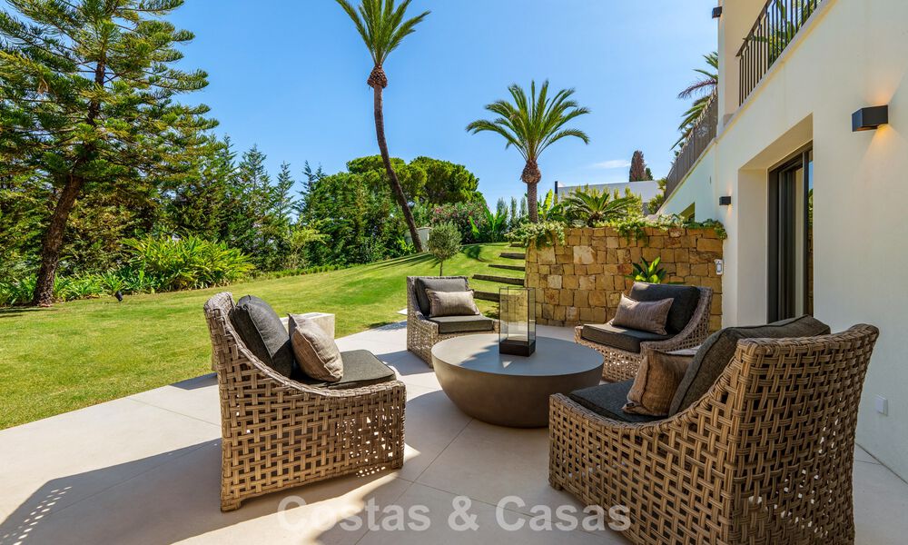 Élégante villa de design avec vues panoramiques à vendre sur la vallée du golf de Nueva Andalucía, Marbella 795709