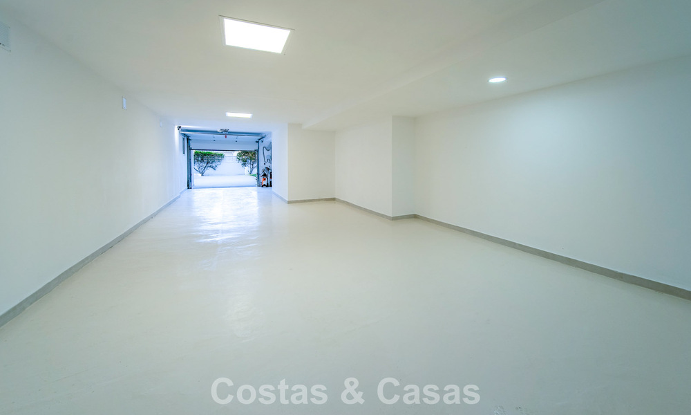 Villa de luxe entièrement rénovée à vendre à deux pas du golf à Guadalmina Alta, Marbella 795848