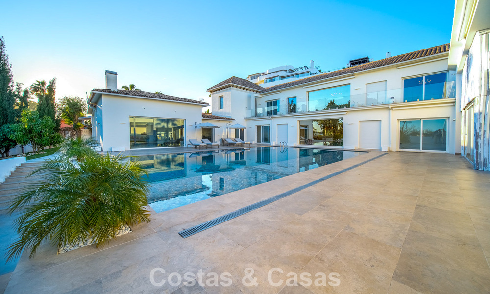 Villa de luxe entièrement rénovée à vendre à deux pas du golf à Guadalmina Alta, Marbella 795849