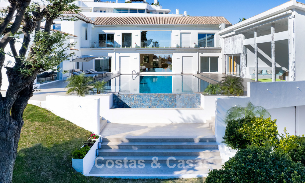 Villa de luxe entièrement rénovée à vendre à deux pas du golf à Guadalmina Alta, Marbella 795851