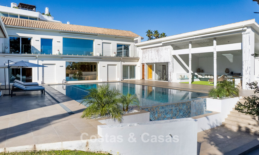 Villa de luxe entièrement rénovée à vendre à deux pas du golf à Guadalmina Alta, Marbella 795853
