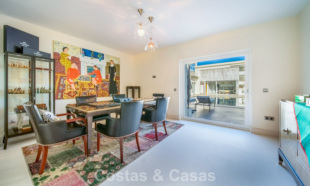 Villa de luxe entièrement rénovée à vendre à deux pas du golf à Guadalmina Alta, Marbella 795864