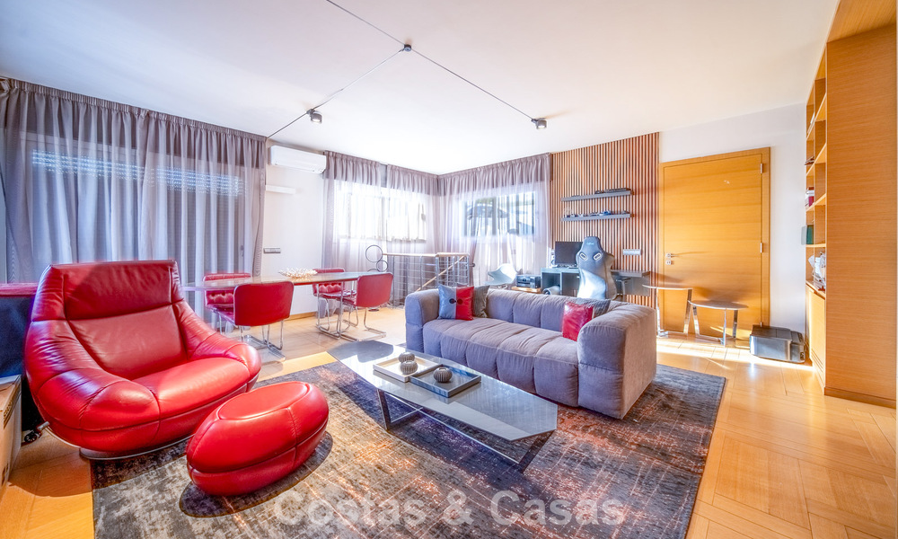 Villa de luxe entièrement rénovée à vendre à deux pas du golf à Guadalmina Alta, Marbella 795866