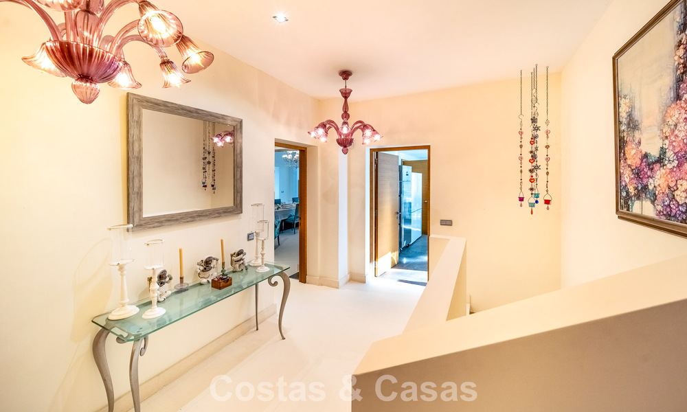 Villa de luxe entièrement rénovée à vendre à deux pas du golf à Guadalmina Alta, Marbella 795872