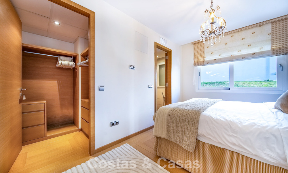 Villa de luxe entièrement rénovée à vendre à deux pas du golf à Guadalmina Alta, Marbella 795874