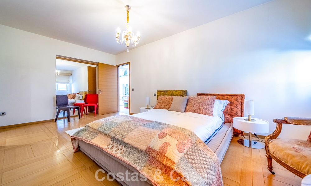 Villa de luxe entièrement rénovée à vendre à deux pas du golf à Guadalmina Alta, Marbella 795886