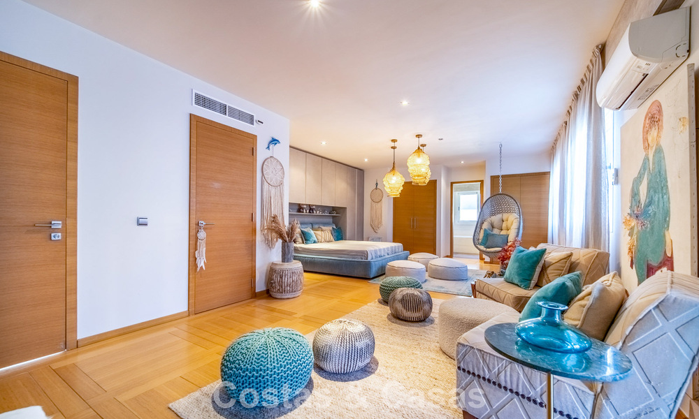 Villa de luxe entièrement rénovée à vendre à deux pas du golf à Guadalmina Alta, Marbella 795888