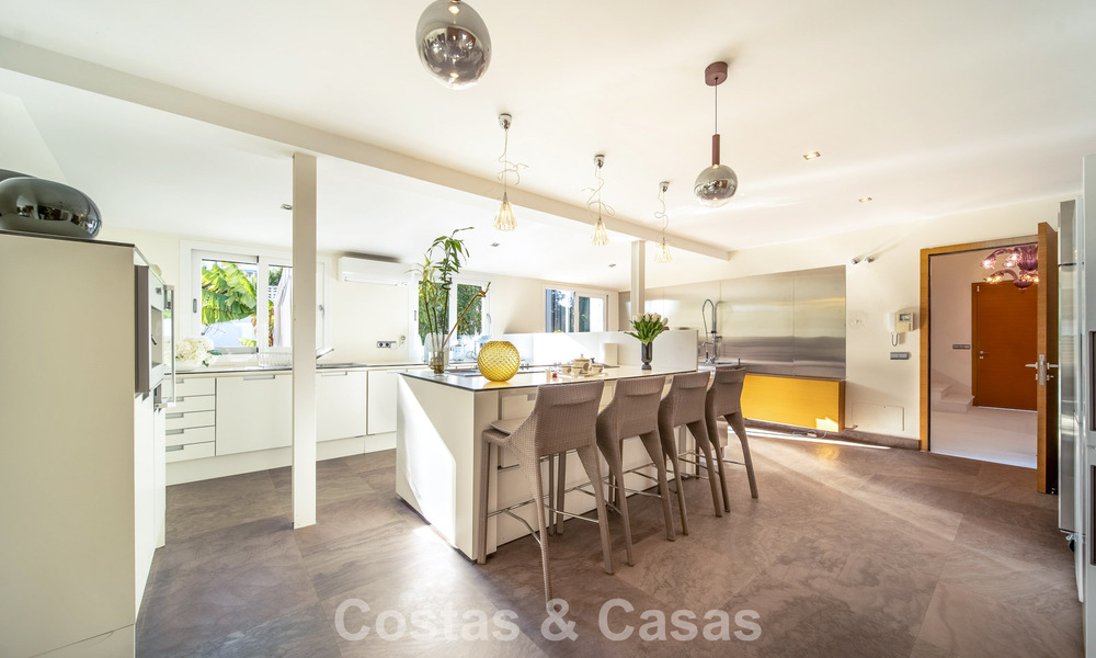 Villa de luxe entièrement rénovée à vendre à deux pas du golf à Guadalmina Alta, Marbella 795889