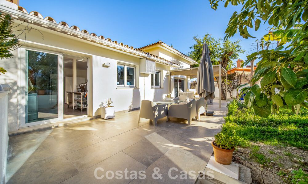 Villa de luxe entièrement rénovée à vendre à deux pas du golf à Guadalmina Alta, Marbella 795891