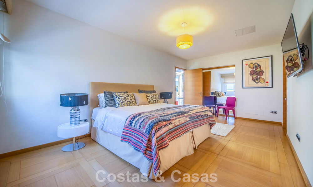 Villa de luxe entièrement rénovée à vendre à deux pas du golf à Guadalmina Alta, Marbella 795896