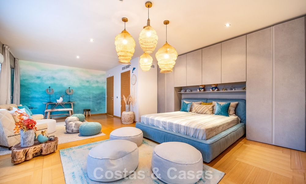 Villa de luxe entièrement rénovée à vendre à deux pas du golf à Guadalmina Alta, Marbella 795898