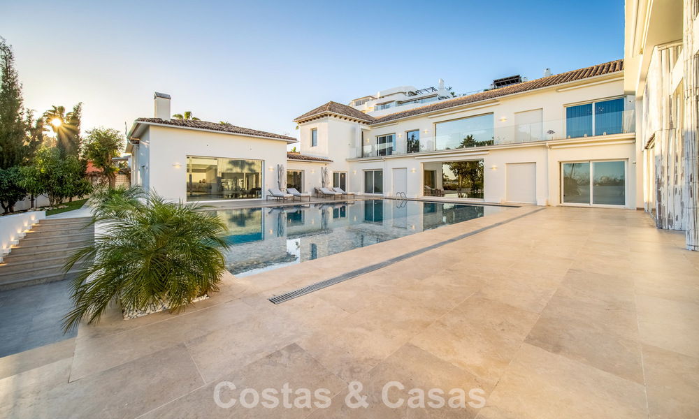Villa de luxe entièrement rénovée à vendre à deux pas du golf à Guadalmina Alta, Marbella 795903