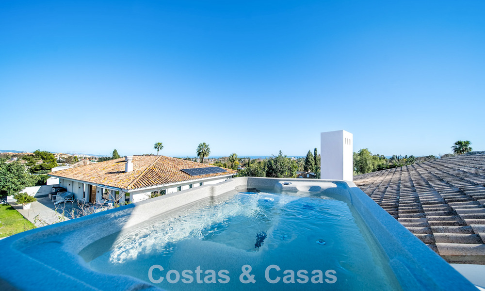 Villa de luxe entièrement rénovée à vendre à deux pas du golf à Guadalmina Alta, Marbella 795911