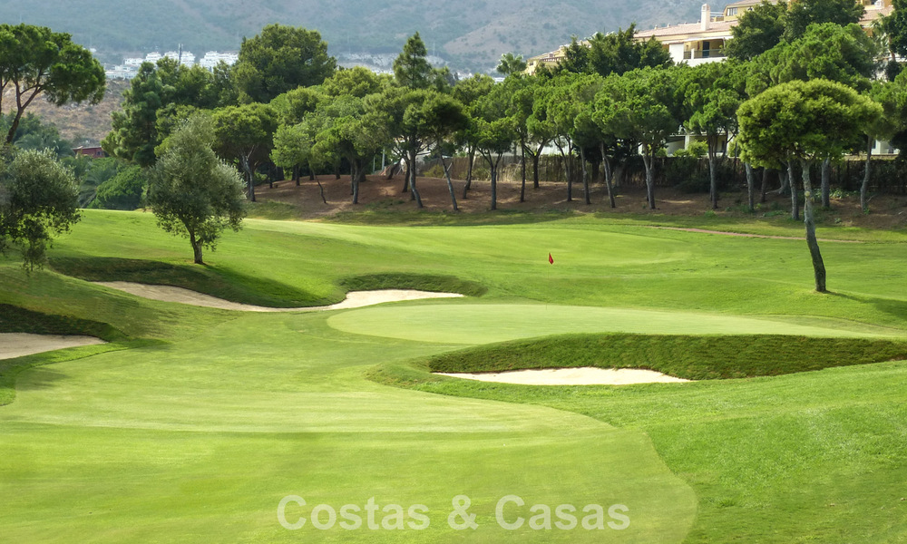 Appartements neufs exclusifs avec vues panoramiques sur le golf et la mer à vendre à Benalmádena, Costa del Sol 795449