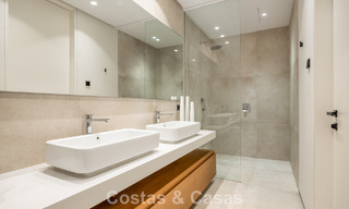 Spectaculaire villa de luxe contemporaine à vendre avec vue sur la mer à El Madroñal, Marbella - Benahavís 796245 