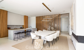 Spectaculaire villa de luxe contemporaine à vendre avec vue sur la mer à El Madroñal, Marbella - Benahavís 796279 