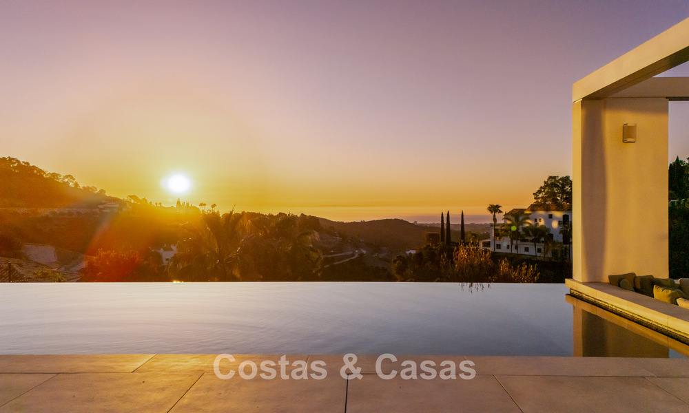 Spectaculaire villa de luxe contemporaine à vendre avec vue sur la mer à El Madroñal, Marbella - Benahavís 796292
