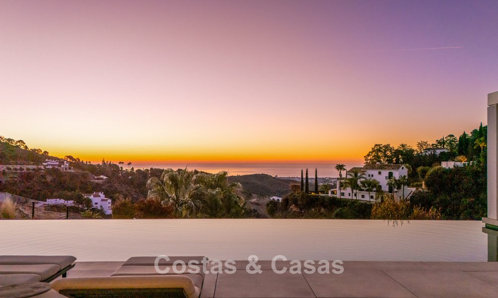 Spectaculaire villa de luxe contemporaine à vendre avec vue sur la mer à El Madroñal, Marbella - Benahavís 796298