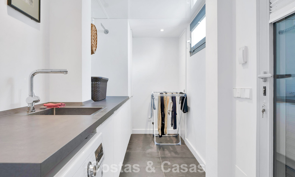 Villa traditionnelle rénovée avec vue sur la mer et les montagnes à vendre à Nueva Andalucía, Marbella 796082