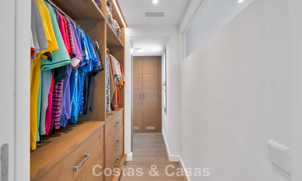 Villa traditionnelle rénovée avec vue sur la mer et les montagnes à vendre à Nueva Andalucía, Marbella 796086