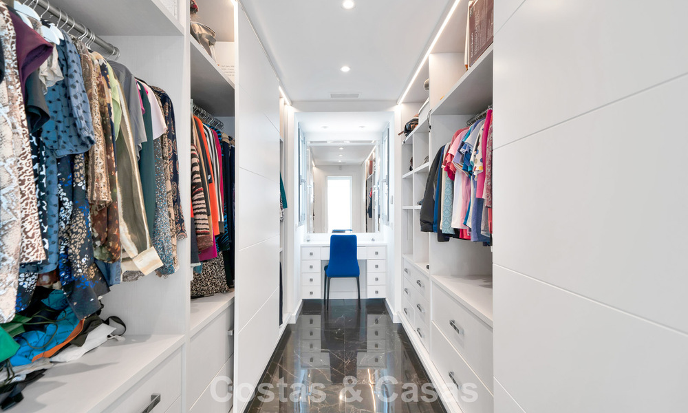 Villa traditionnelle rénovée avec vue sur la mer et les montagnes à vendre à Nueva Andalucía, Marbella 796090