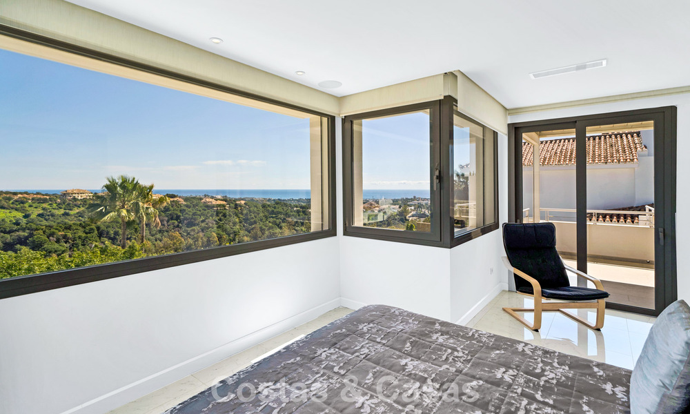 Villa traditionnelle rénovée avec vue sur la mer et les montagnes à vendre à Nueva Andalucía, Marbella 796092