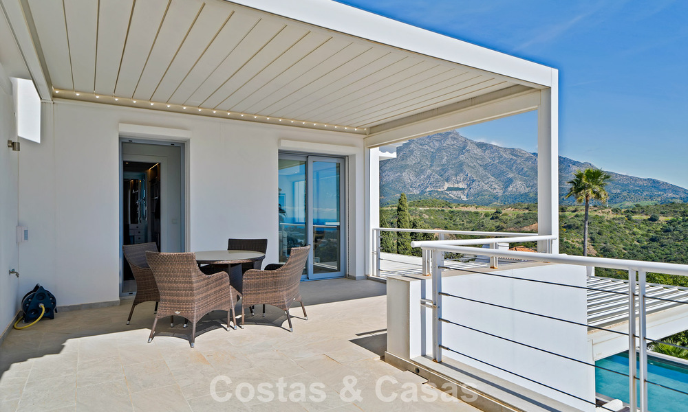 Villa traditionnelle rénovée avec vue sur la mer et les montagnes à vendre à Nueva Andalucía, Marbella 796096