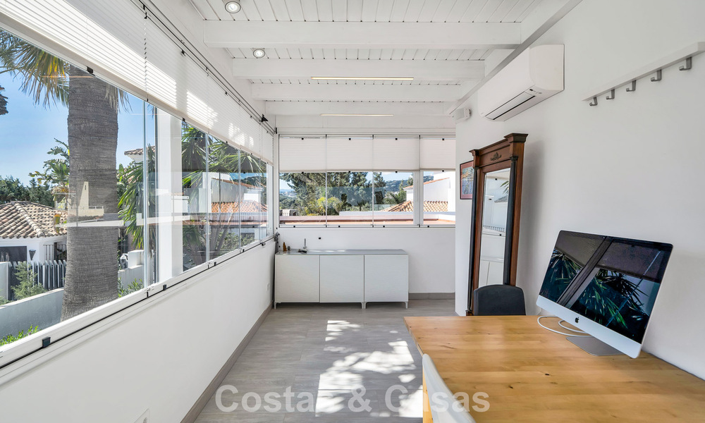 Villa traditionnelle rénovée avec vue sur la mer et les montagnes à vendre à Nueva Andalucía, Marbella 796102