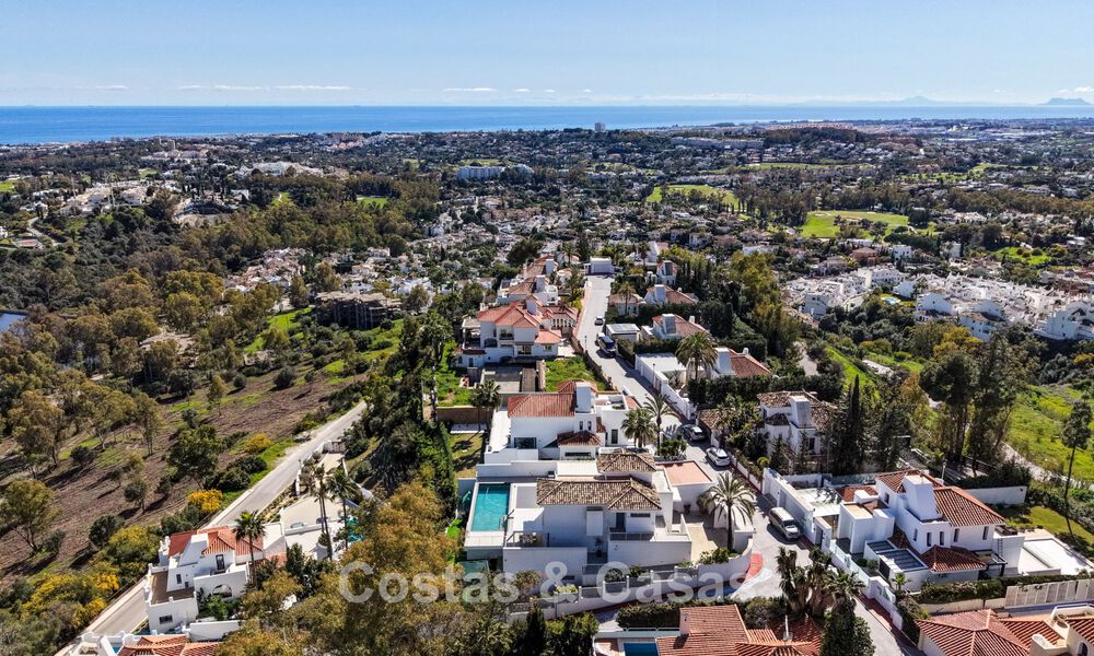 Villa traditionnelle rénovée avec vue sur la mer et les montagnes à vendre à Nueva Andalucía, Marbella 796106