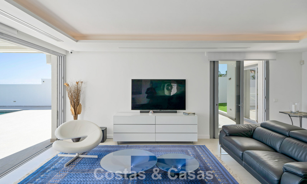 Villa traditionnelle rénovée avec vue sur la mer et les montagnes à vendre à Nueva Andalucía, Marbella 796111