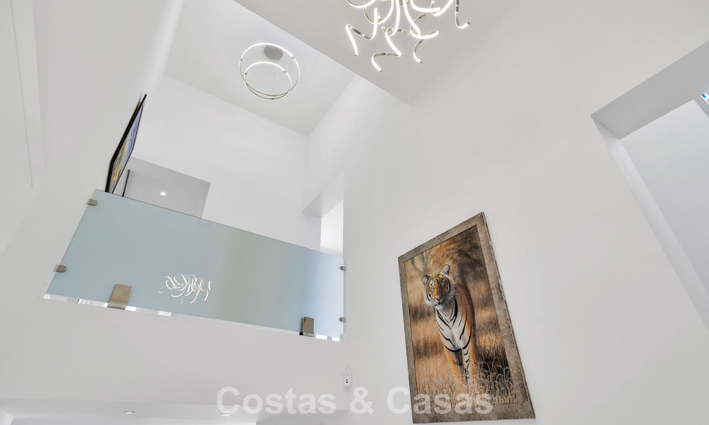 Villa traditionnelle rénovée avec vue sur la mer et les montagnes à vendre à Nueva Andalucía, Marbella 796119