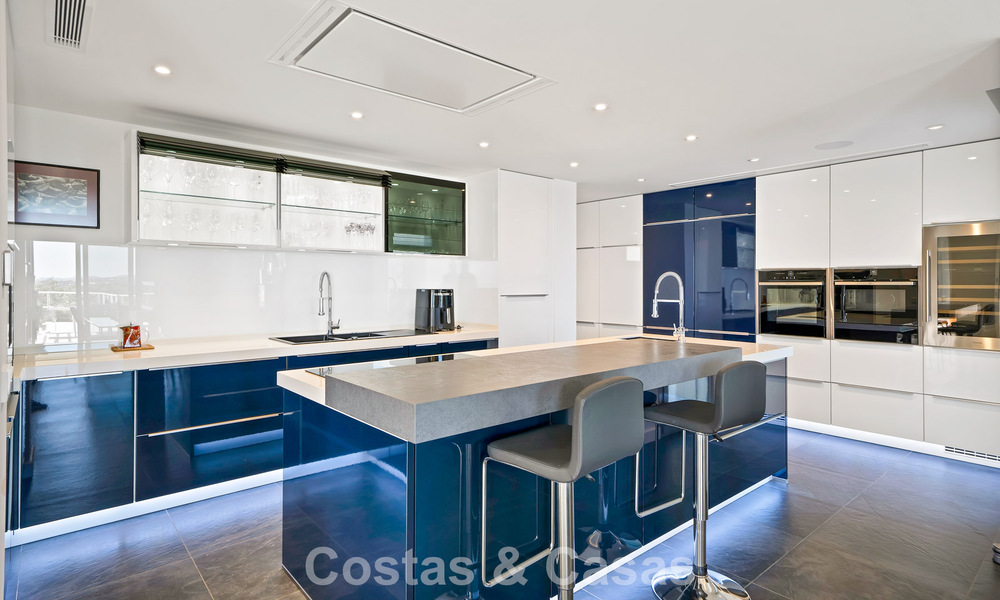 Villa traditionnelle rénovée avec vue sur la mer et les montagnes à vendre à Nueva Andalucía, Marbella 796122