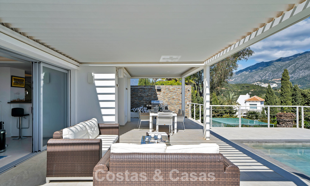 Villa traditionnelle rénovée avec vue sur la mer et les montagnes à vendre à Nueva Andalucía, Marbella 796140