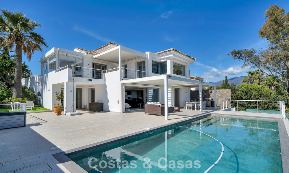 Villa traditionnelle rénovée avec vue sur la mer et les montagnes à vendre à Nueva Andalucía, Marbella 796142